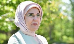 Emine Erdoğan'dan "Yeşil Nobel" kazanan Zafer Kızılkaya'ya tebrik