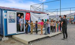 Malatyalı depremzede çocuklar, "gönüllü" akademisyenler ve öğrencilerle hayata tutunuyor