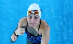 Yüzmede 8 Türkiye şampiyonluğu bulunan Dila Gençay yeni dereceler için kulaç atıyor
