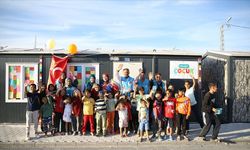 TDV gönüllüleri Hatay'da depremzede çocuklara etkinliklerle moral veriyor