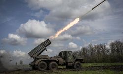 Ukrayna topçu birlikleri Donetsk bölgesinde faaliyetlerini yoğun şekilde sürdürüyor