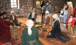 Ağrı'da misafir edilen depremzedeler İshak Paşa Sarayı'nı gezdi