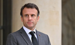 Fransa'da Cumhurbaşkanı Macron'un Hitler'e benzetildiği afişlere ilişkin soruşturma başlatıldı