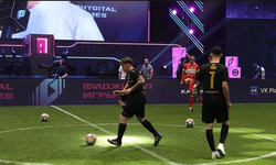 Sanal ortamı gerçekle buluşturan "fijital futbol" maçları Kazan'da yapıldı