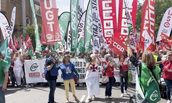 İspanya'da süresiz grevdeki adliye memurları, Madrid'de gösteri yaptı
