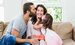 Çocuklar, anneye babanın üç katı daha cömert