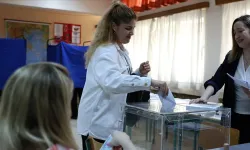 Yunanistan'da seçmenler genel seçim için sandık başında