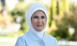Emine Erdoğan: Kadınlar başta olmak üzere tüm emekçilerimizin 1 Mayıs Emek ve Dayanışma Günü kutlu olsun