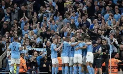 Şampiyon Manchester City, sezonu "üçleme" yaparak kapatma peşinde