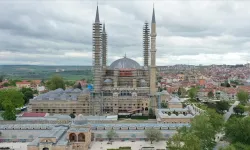 Restorasyondaki Selimiye Camisi'nin ana kubbesinde kurşun örtü çalışmaları tamamlandı