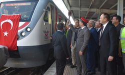 Malatya'yı hızlı trenle Ankara ve İstanbul'a bağlayacak Sivas Bölgesel Treni seferleri başladı