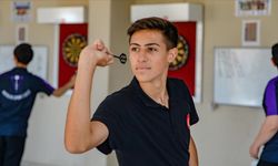 Hentboldan dart sporuna yönlendirildi, iki kez Avrupa şampiyonu oldu