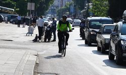 Ambulansla hasta sağlığı, bisikletiyle kendi sağlığı için yollara düşüyor