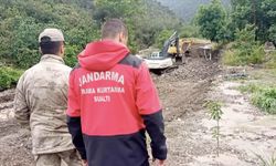 Amasya'da sele kapılan kişiyi arama çalışmaları sürüyor