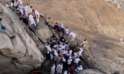 Hacı adaylarının ilk vahyin geldiği Hira Mağarası'na ziyaretleri sürüyor