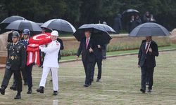 Cumhurbaşkanı Erdoğan, TBMM’deki yemin töreninin ardından Anıtkabir’e geldi