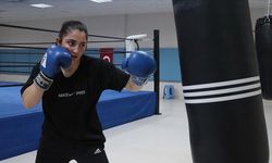 Milli boksör Esmaül Hüsna Babat, olimpiyat şampiyonu olma hedefiyle çalışıyor