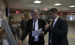 Adliyede işitme engellilerin "sesi" oluyorlar