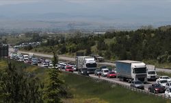 Anadolu Otoyolu'nun Düzce ve Bolu geçişinde bayram yoğunluğu