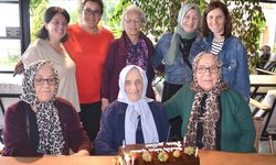 Kocaeli'de 100 yaşına giren Nuriye nine ilk kez doğum gününü kutladı