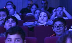 Veliler çocuklarına doğa sevgisini tiyatroyla anlatıyor