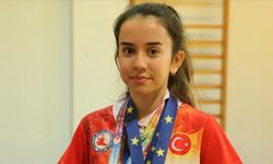 Genç sporcu, wushuda dünya şampiyonu olmak için çalışıyor