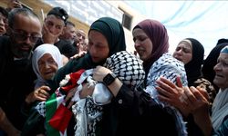 İsrail askerlerinin kurşunuyla ölen Filistinli bebek toprağa verildi