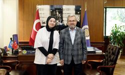 Depremin sembol ismi Aleyna’dan Ankara Üniversitesi Rektörü Ünüvar'a veda ziyareti