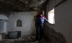Malatya'da yaşadığı mağarada 18 çocuğunu büyüttü