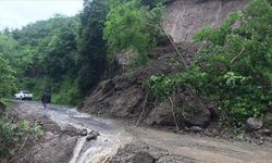 Ordu'nun İkizce ilçesinde sağanak bazı yollarda hasara yol açtı