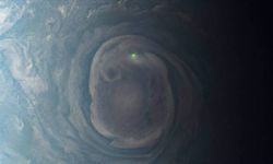 NASA'nın Juno uzay aracı, Jüpiter'de "yeşil parlak bir kürenin" fotoğrafını çekti