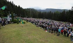 Bosna Hersek'teki 513'üncü Ayvaz Dede Şenlikleri binlerce kişinin kıldığı namazla sona erdi