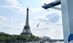 Paris Seine Nehri'nde 100 yıl sonra yüzme imkanı geri dönüyor