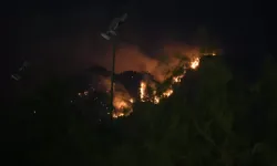 Kemer'deki orman yangınında gece görüşlü helikopterler müdahaleye başladı
