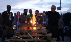 Başkan Turan, Yedikule Hisarı'nda kamp ateşini yaktı