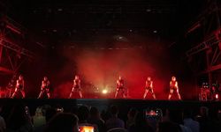 Dünyaca ünlü keman virtüözü Lindsey Stirling, İstanbul'da sahne aldı