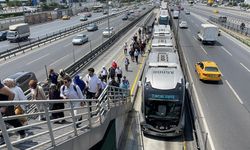 İstanbul'da bazı metrobüslerin klimalarının çalışmaması tepki çekiyor