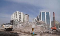 Depremde yıkılan Galeria Sitesi'nin projelere aykırı inşa edildiği kapsamlı bilirkişi raporunda