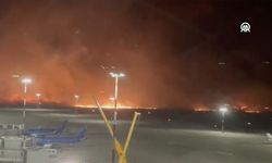 İtalya'nın Sicilya Adası'ndaki orman yangınları hava ulaşımını etkiledi