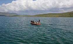 Ağrı'nın 2 bin rakımlı Balık Gölü, doğa tutkunlarını ağırlıyor