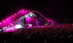 Doğubayazıt'ta müzik festivalinde binlerce DJ performansıyla eğlendi