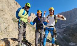 Milli dağcı Tunç Fındık, Hakkari'de kaya tırmanışı yaptı