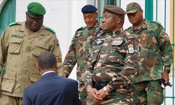 Batı ve bölgesel örgütler Nijer'deki darbe hükümetini tanımamak için direniyor