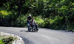 Eviyle ana yol arasındaki bölüm asfaltlanan engelli vatandaş hayata bağlandı