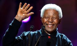 Güney Afrika'yı özgürlüğe taşıyan lider Mandela, doğumunun 105. yılında anılıyor