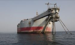 Kızıldeniz'de çevre felaketine neden olma tehlikesi taşıyan Safer tankerindeki petrolün transferi başladı