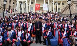 Türkiye Bursları kapsamında eğitim alan uluslararası öğrenciler için mezuniyet töreni düzenlendi