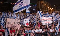 İsrail'de hükümet Yüksek Mahkeme'nin yetkilerini kısıtlayan yasa tasarısına hız verdi