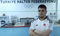 Milli halterci Kaan Kahriman, gençlerde 3 altın madalya kazanarak, Avrupa şampiyonu oldu