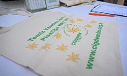 "Dünya Plastik Poşet Kullanmama Günü"nde bez çanta dağıtıldı